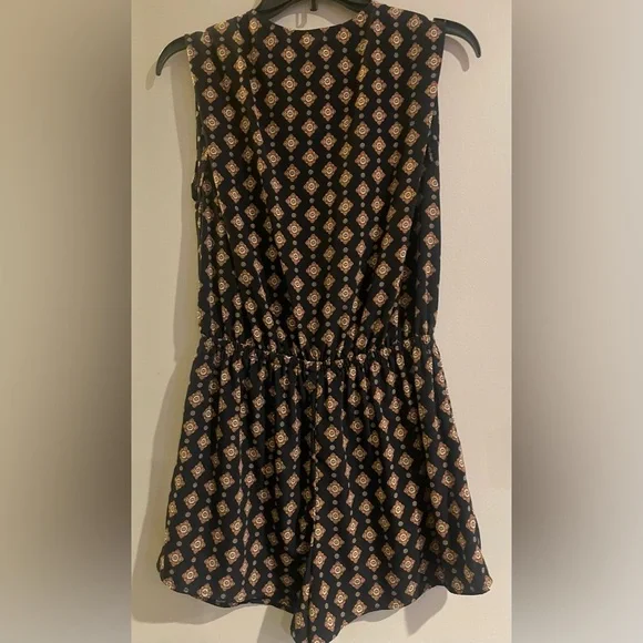 Forever 21 Romper - Picture 6 of 8